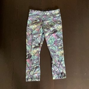 Lulu lemon multi color capris